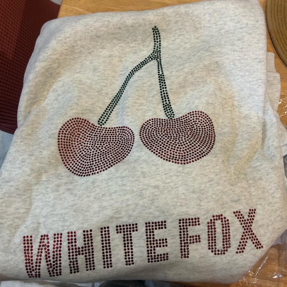 White Fox Rhinestone Cherry Set - Picture 4 of 6
